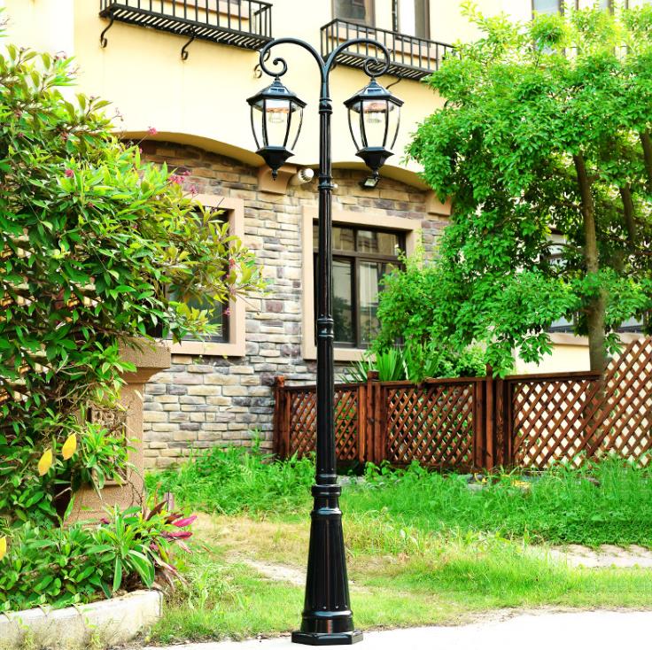 Cast Aluminum Sluneční napájení LED Streetlight Style Outdoor Light Lamp post